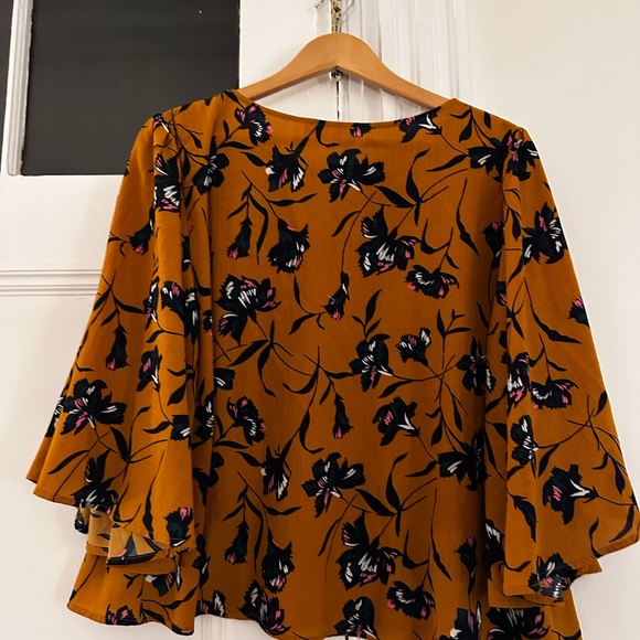 Anthropologie Isla Maude Mustard Brown Blouse Top Bell Sleeve Floral Size Large - Picture 2 of 3